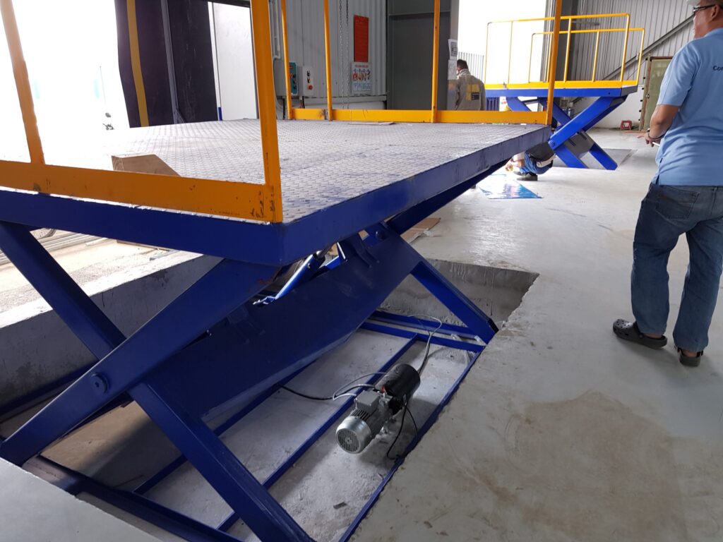 Sàn nâng VinFast do METECT chế tạo